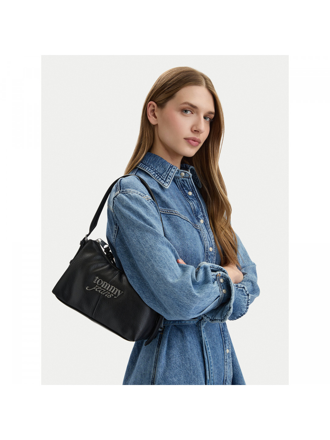 Kabelka Tommy Jeans Tjw Bold Shoulder Bag AW0AW18468 Černá